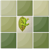 Heldergroene kikker van de glijboom op wit tegeltje