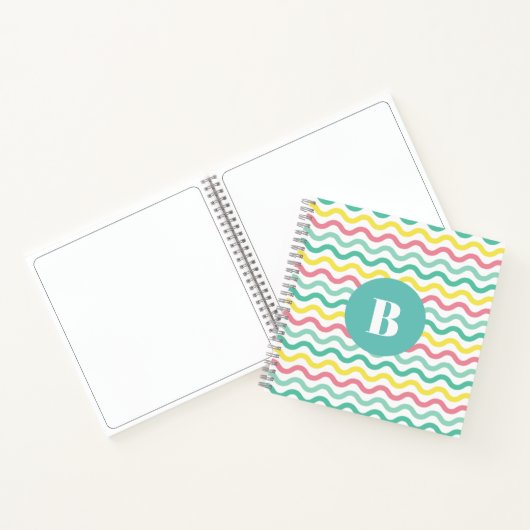 Helderkleurig Wavy Pattern Monogramed Notitieboek (Binnen)