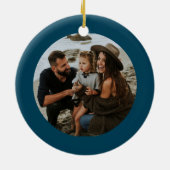 Helderkleurige foto van de moderne kerstfamilie keramisch ornament (Achterkant)