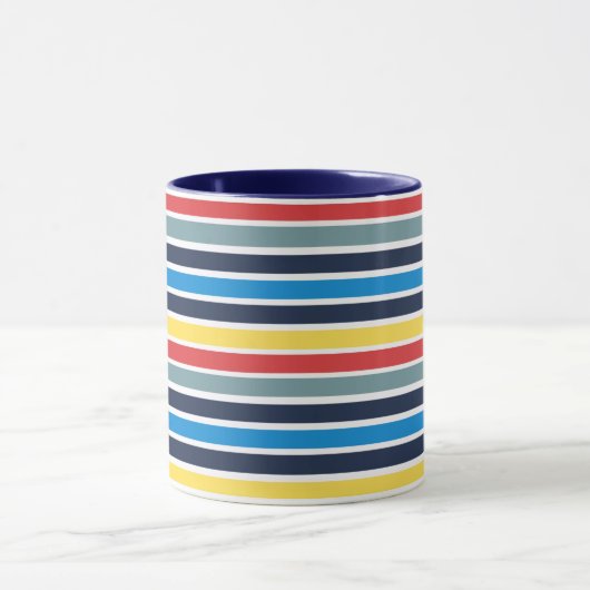 Helderkleurige horizontale strepen. mok (Midden)