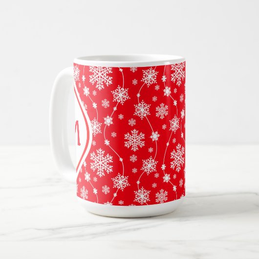 Helderrood en winter wit sneeuwvlok monogram koffiemok (Voorkant links)