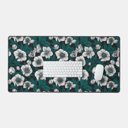 Hellebores blancs avec feuilles bleus (Clavier et souris)