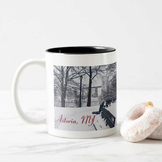 Hellgate Bridge, Astoria, NY Coffee Mug à deux ton (Avec donut)