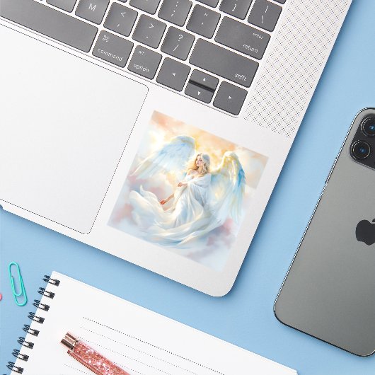Hemelse Dageraad – Engel van Vrede en Licht Sticker (Laptop met iPhone)