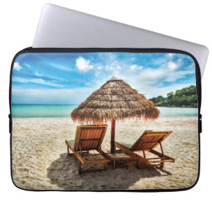 Hemelwolf op beach throw pillow laptop sleeve