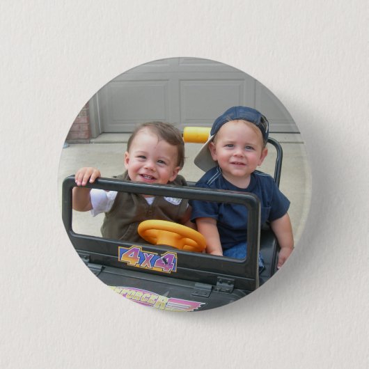 Henry en Eli Ronde Button 5,7 Cm (Voorkant)