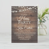 Hens Party Rustic Wood Lights Invitation (Debout devant)