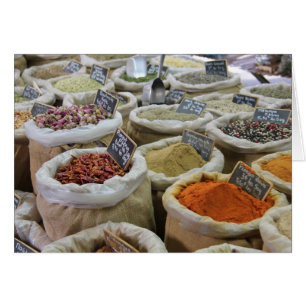 Herbes et épices au marché français