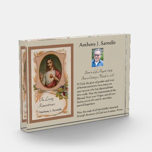 Herdenking van de begrafenis van de herdenking van fotoblokken (Links)