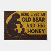 Here Lives An Old Bear And His Honey Deurmat (Voorkant)