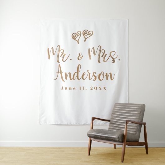 HERE. & MRS. Goud Script Typografie Modern Minimaa Wandkleed (In situ)