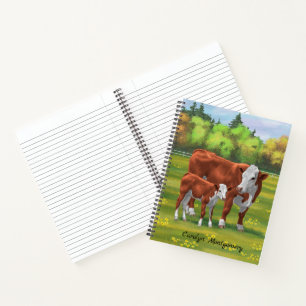 Hereford-Koe en Cute Calf in zomerperiode Notitieboek