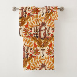 Herfst eekhoorn op off white bad handdoek