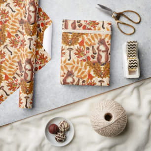Herfst eekhoorn op off white cadeaupapier