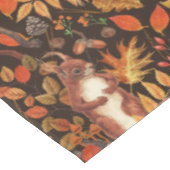 Herfst eekhoorns en flora op donkerbruin tafelkleed (Gekanteld)