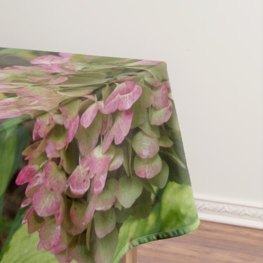 Herfst Hydrangea Bloei met Gouden Hosta Bladeren Tafelkleed (Voorbeeld)