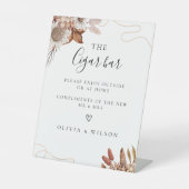 Herfst in de liefde | Boho Bloemen Trouwsigaar Bar Reclamebord Met Voetstuk (Voorkant)