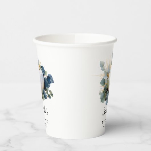 Herfst in liefde witte pompoenen en groen papieren bekers (Links)