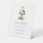 Herfst Layer Cake "Love is Sweet" Dessert Menu Reclamebord Met Voetstuk (Voorkant)