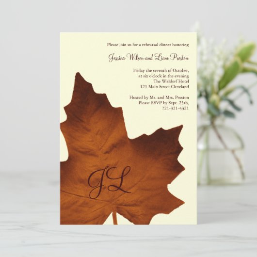 Herfst Monogrammed Rehearsal Dinner Invite (oranje Kaart (Staand voorkant)