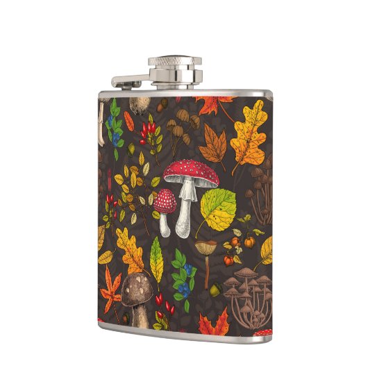 Herfst paddenstoelen, bladeren, noten en bessen op heupfles (Links)