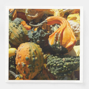 Herfst pompoenen en gaines op een scherm servet