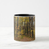 Herfst Trail en Golden Leaves in Laurel Hill Park Mok (Midden)