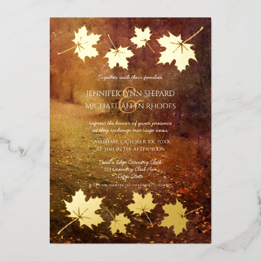 herfst trail esdoorn bladeren accent bruiloft folie uitnodiging (Voorkant)