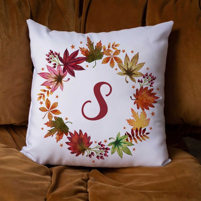 Herfst Vallende Bladeren Krans Met Monogram Kussen (Autumn Falling Leaves Wreath With Monogram Throw Pillow)