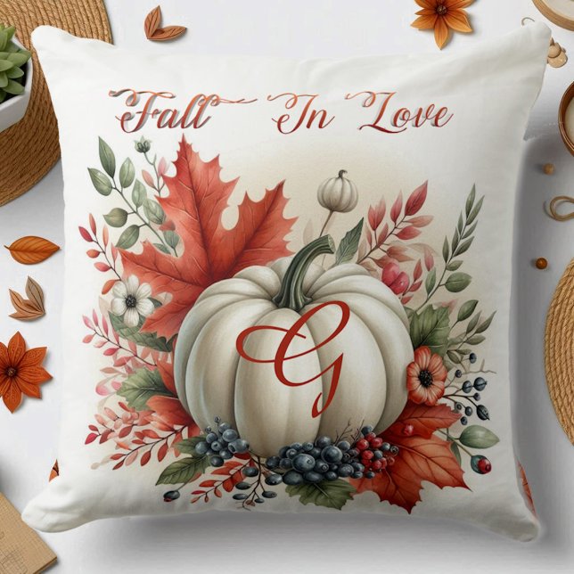 Herfst Verliefd Pompoen Monogram Herfst Bladeren R Kussen (Fall In Love Pumpkin Monogram Autumn Leaves Rustic Throw Pillow)