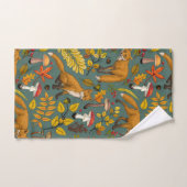 Herfst vossen op pijnboomgroen bad handdoek (Handdoek)