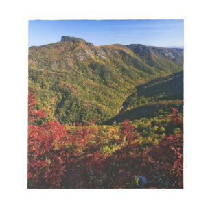 Herfstbeeld van Linville Gorge vaak genoemd de Notitieblok