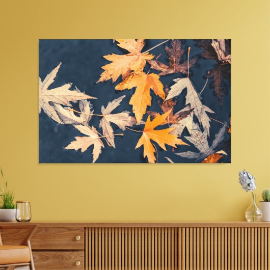 Herfstbladeren in het water canvas afdruk (Insitu (Woonkamer))