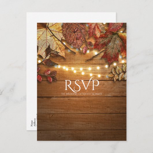 Herfstbladeren & Lichtslingers op Rustieke Houten  Uitnodiging Briefkaart (Voorkant / Achterkant)