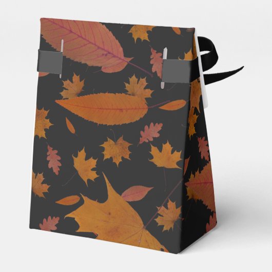 Herfstbladeren met aangepaste zwarte kleur en teks bedankdoosjes (Achterkant)