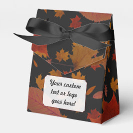 Herfstbladeren met aangepaste zwarte kleur en teks bedankdoosjes
