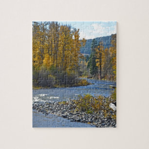 Herfstbos en rivierplaats legpuzzel