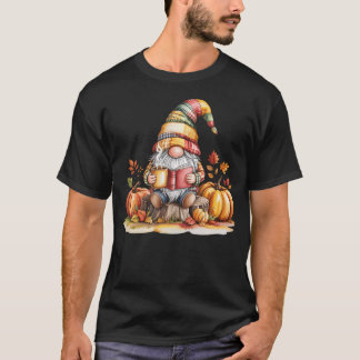 Herfstkabouter leest boek met pompoenen t-shirt