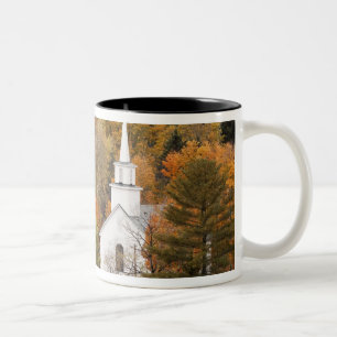 Herfstlandschap met kerk, Vermont, VS Tweekleurige Koffiemok