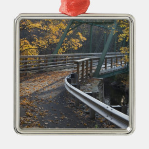 Herfstloof en een brug over de Millers Metalen Ornament