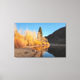 Herfstreflectie bij het meer canvas afdruk