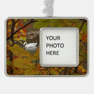 Herfstvijver met zwaan verzilverd kader ornament