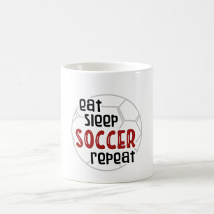 Herhaal het uiteinde van het slaapvoetbal koffiemok