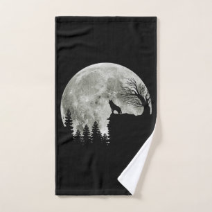 Hérky Stand Sur La Montagne Éffrayante Lune D'Hall