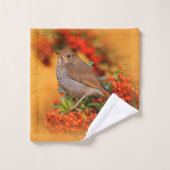 Hermit Thrush Songbird op Scarlet Firethorn Bad Handdoek (Wasdoekje)