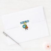 Hero Boy met een schild Ronde Sticker (Envelop)