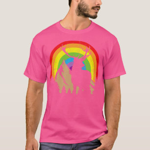 Hertensilhouet met regenboog achtergrond t-shirt