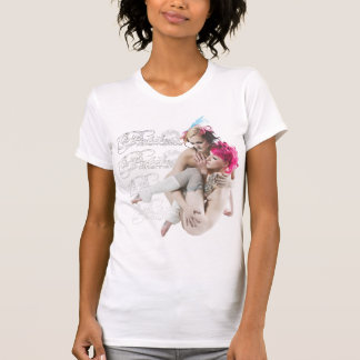 Het alternatief van de petite 2 meisjes op een vro t-shirt