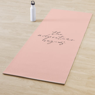 Het avontuur begint met minimalistische kalligrafi yogamat