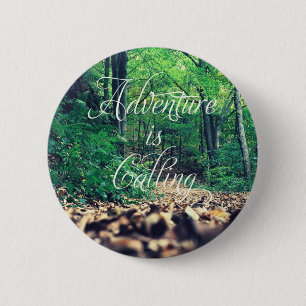 Het avontuur roept ronde button 5,7 cm